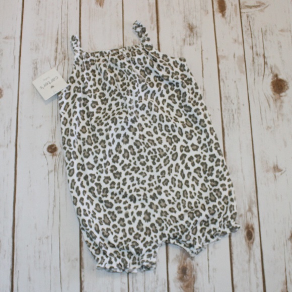 Carter's baby girl romper 12M - Picture 2 of 4